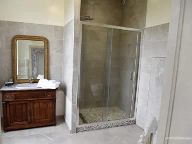 Chambre sansonnets domaine de la briouse 1